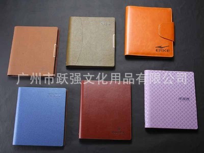 精致生活，記錄每一刻 五金裝飾細膩油邊高檔仿皮活頁筆記本